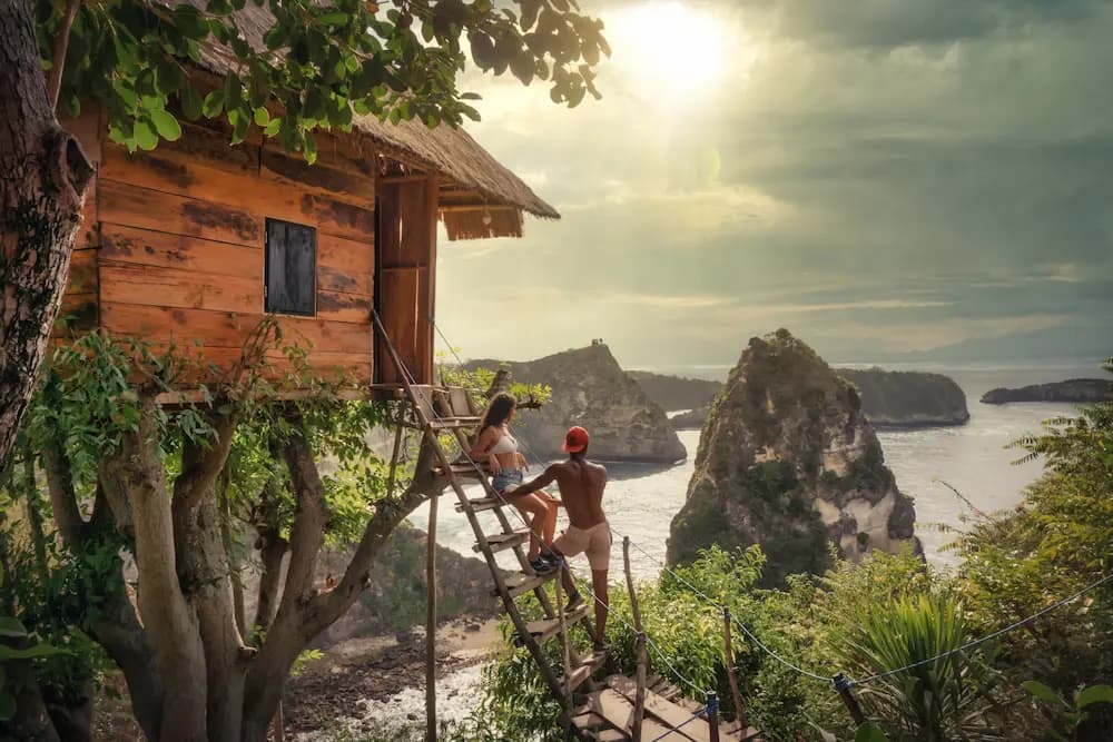 Tur Kombinasi Nusa Penida Diamond Beach, Rumah Pohon, Kelingking Beach, dan Paluang Cliff.