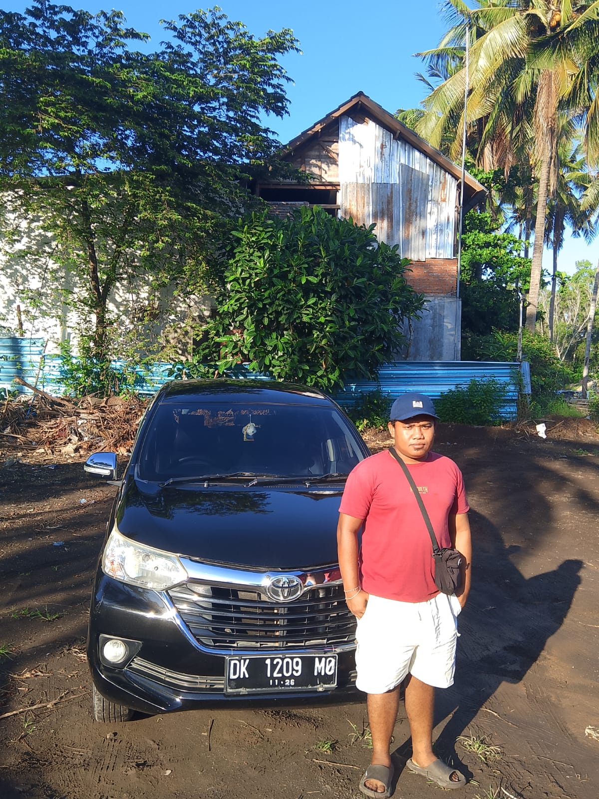 Purna β Tour Guide & Driver di Melali Nusa Penida